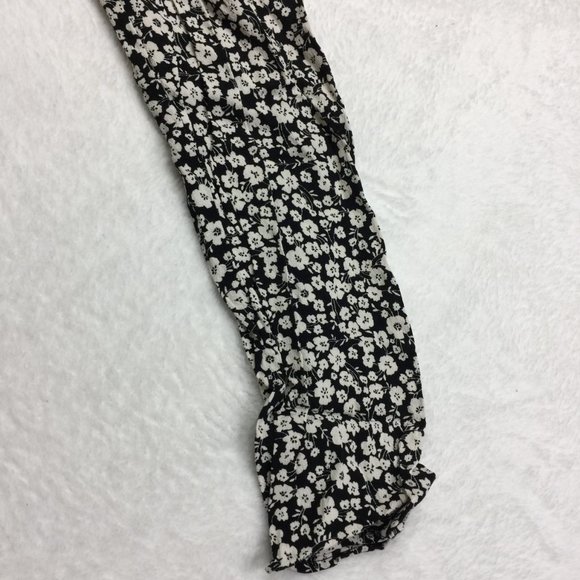 GAP Blouse Tiered Top Size L Womans Black White Floral Rayon 3/4 Sleeve Keyhole - Picture 8 of 15